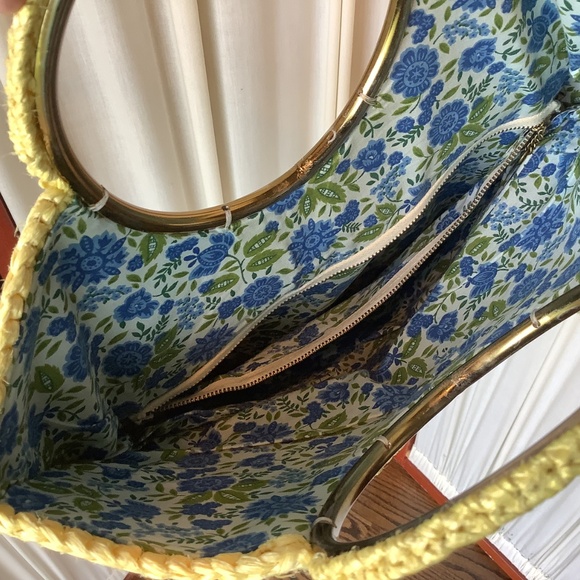 Vintage Yellow Straw Woven Handbag Purse Round Metal Handles - Picture 3 of 9